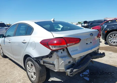 2017 Kia Forte Lx z USA, uszkodzony, nr VIN 3KPFK4A70HE082242